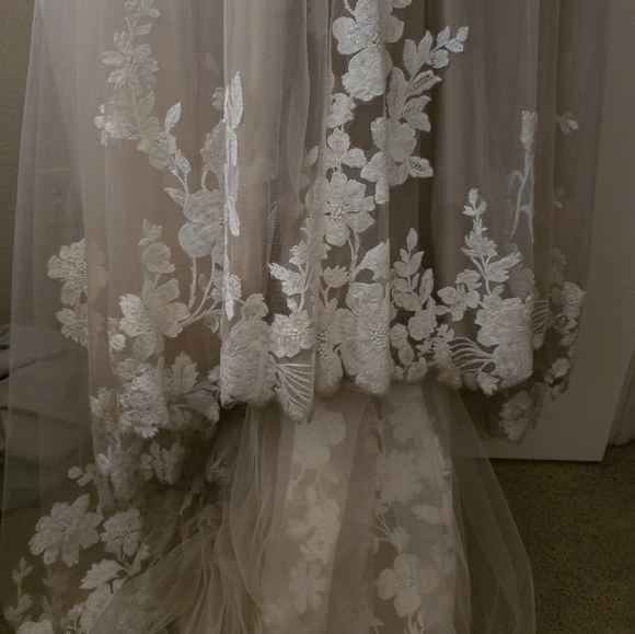 Allure Bridals Cream and White Wedding Dress - Picture 7 of 8